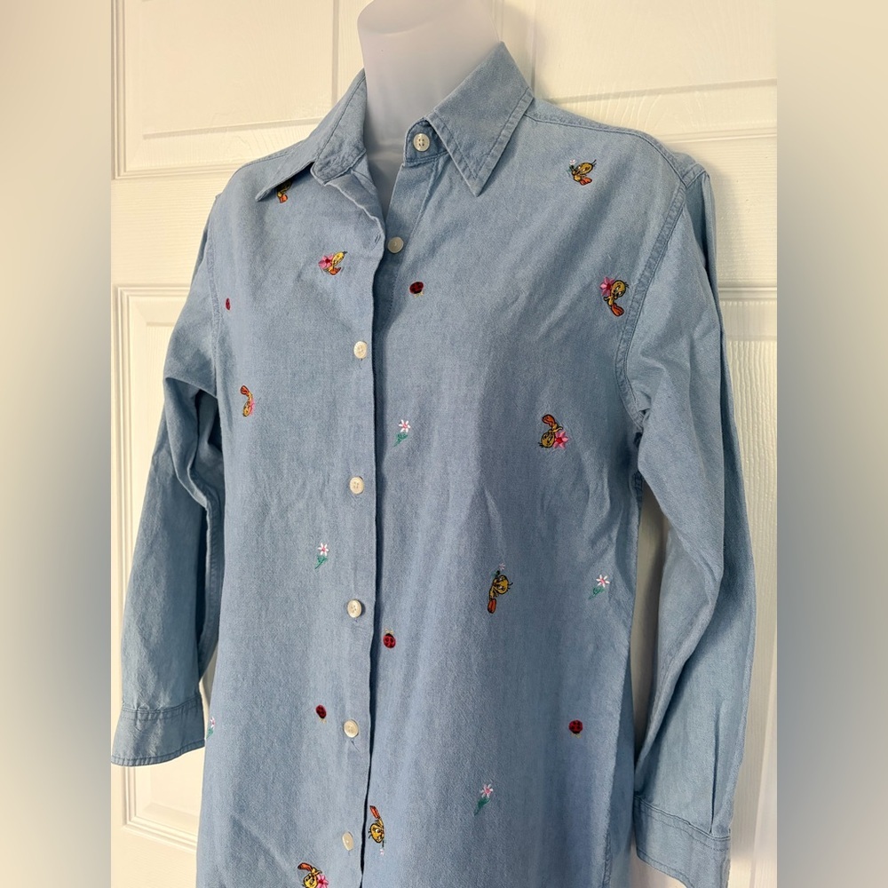 WB Warner Bros. Looney Tunes Tweety Bird Button Up Chambray Blouse Shirt size XS - Picture 4 of 15